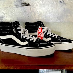 Vans High Top - Black/White Canvas -9.5 women’s